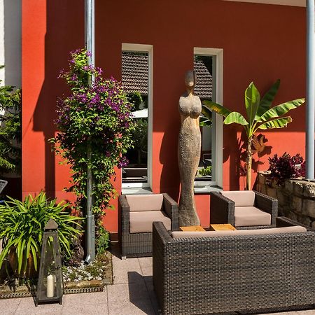 Wirtshaus & Hotel Goldener Greif Edelsfeld エクステリア 写真