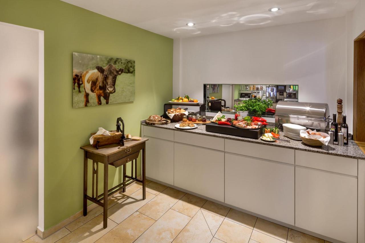 Wirtshaus & Hotel Goldener Greif Edelsfeld エクステリア 写真