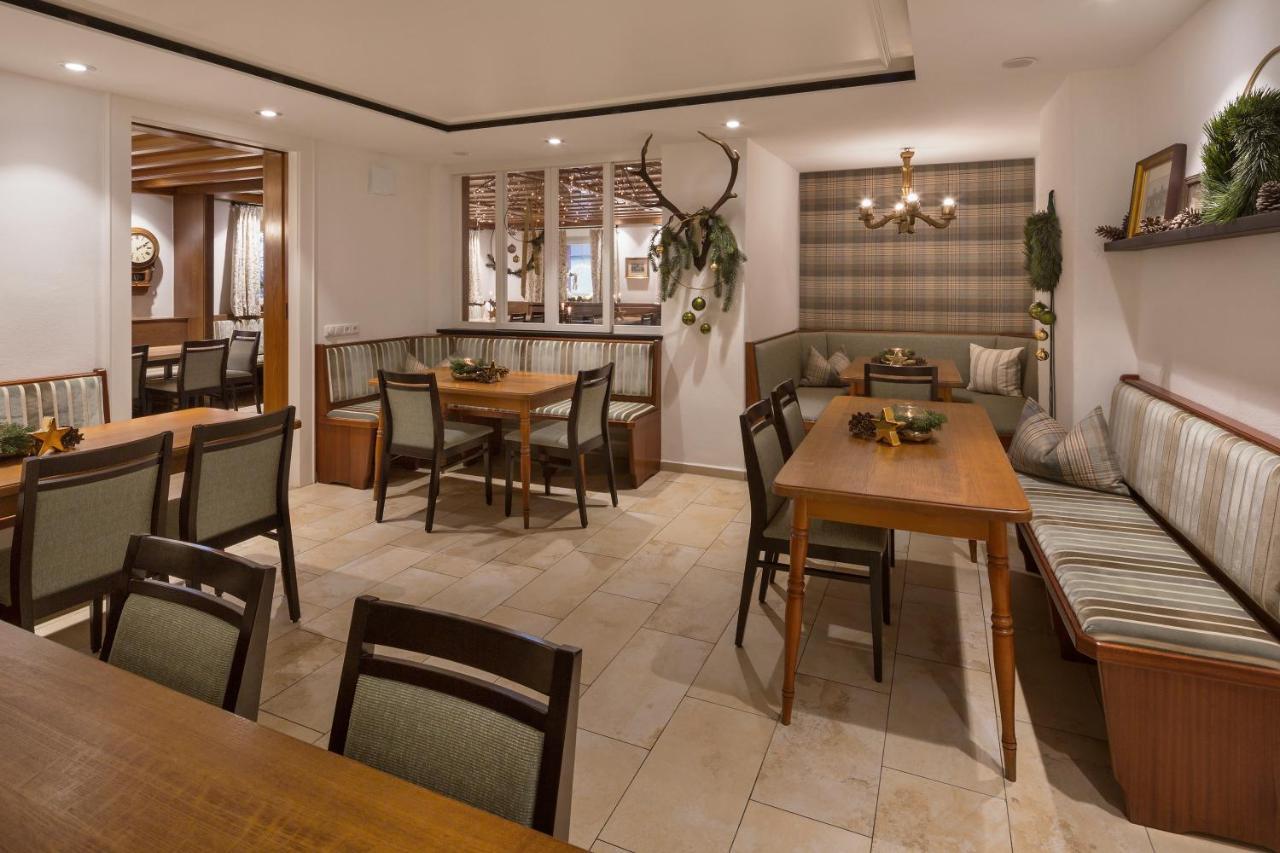Wirtshaus & Hotel Goldener Greif Edelsfeld エクステリア 写真