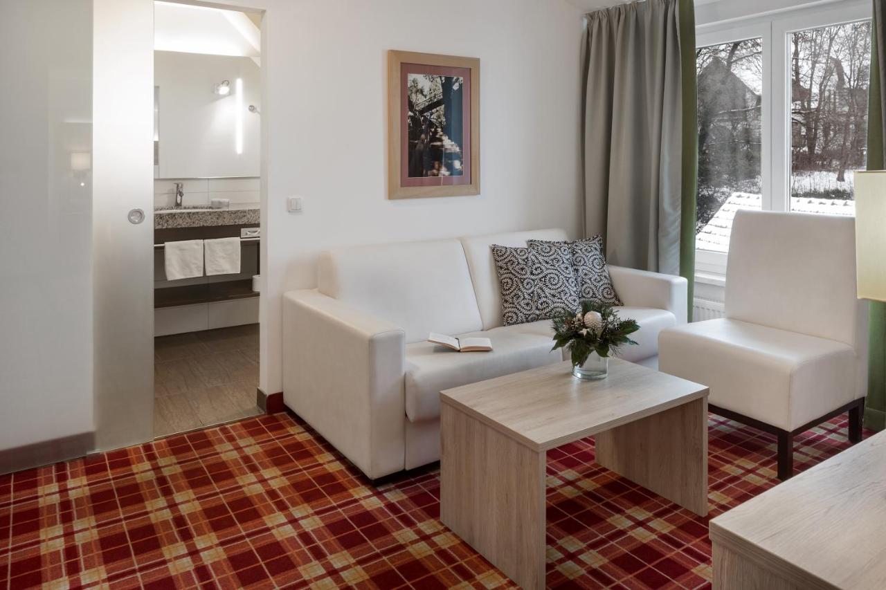 Wirtshaus & Hotel Goldener Greif Edelsfeld エクステリア 写真