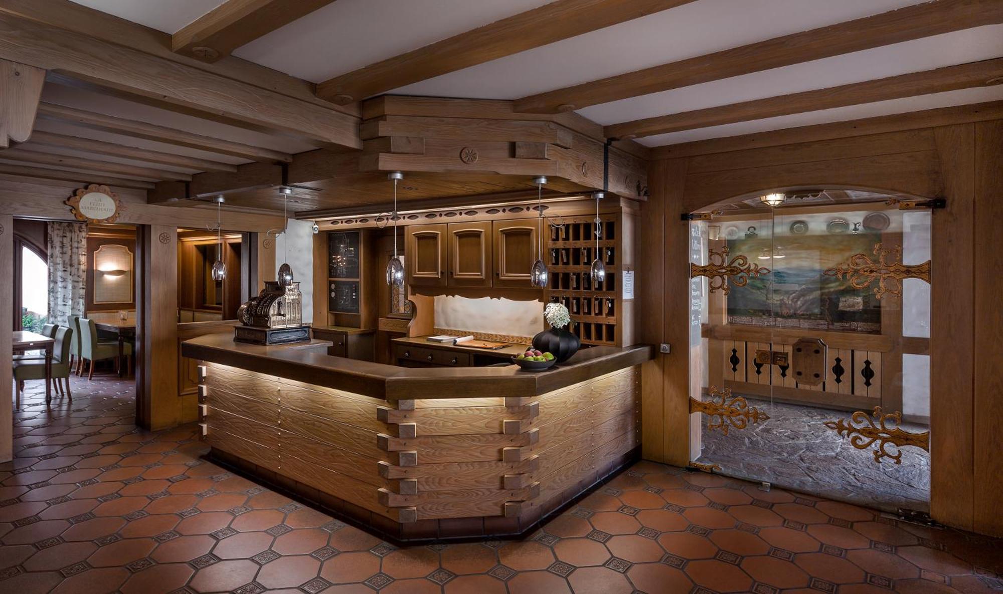 Wirtshaus & Hotel Goldener Greif Edelsfeld エクステリア 写真