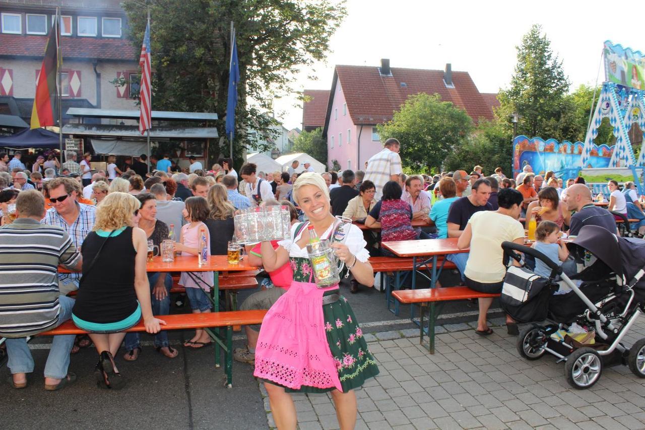 Wirtshaus & Hotel Goldener Greif Edelsfeld エクステリア 写真