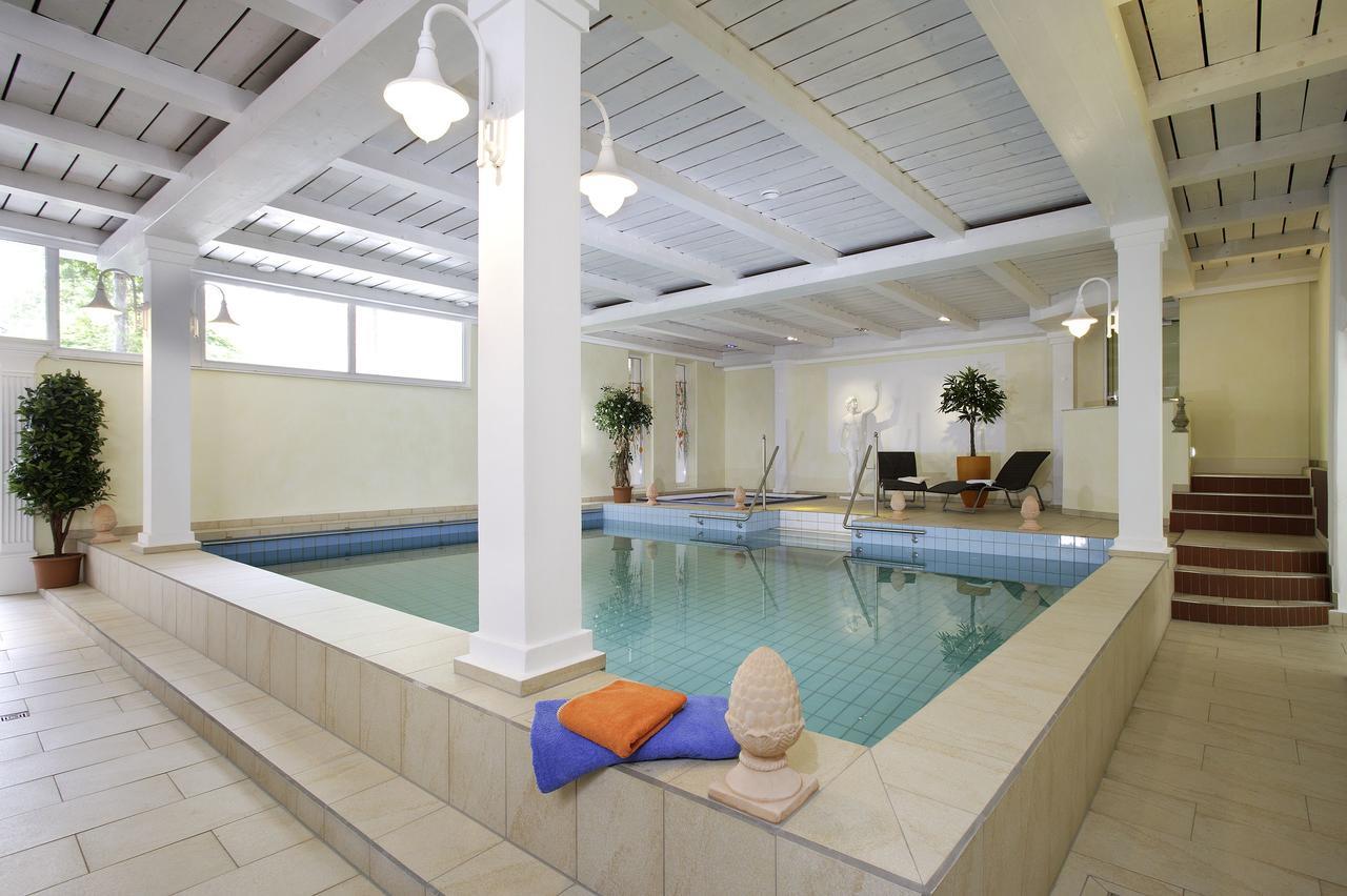 Wirtshaus & Hotel Goldener Greif Edelsfeld エクステリア 写真