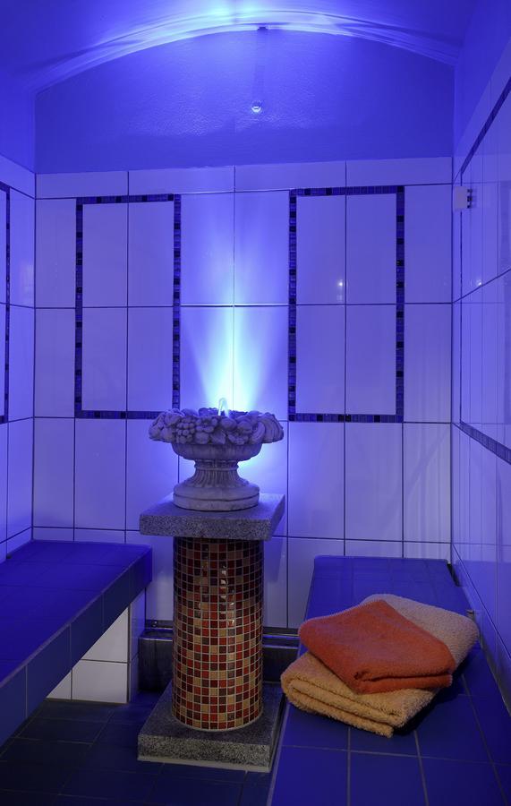Wirtshaus & Hotel Goldener Greif Edelsfeld エクステリア 写真