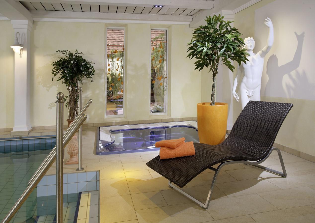 Wirtshaus & Hotel Goldener Greif Edelsfeld エクステリア 写真