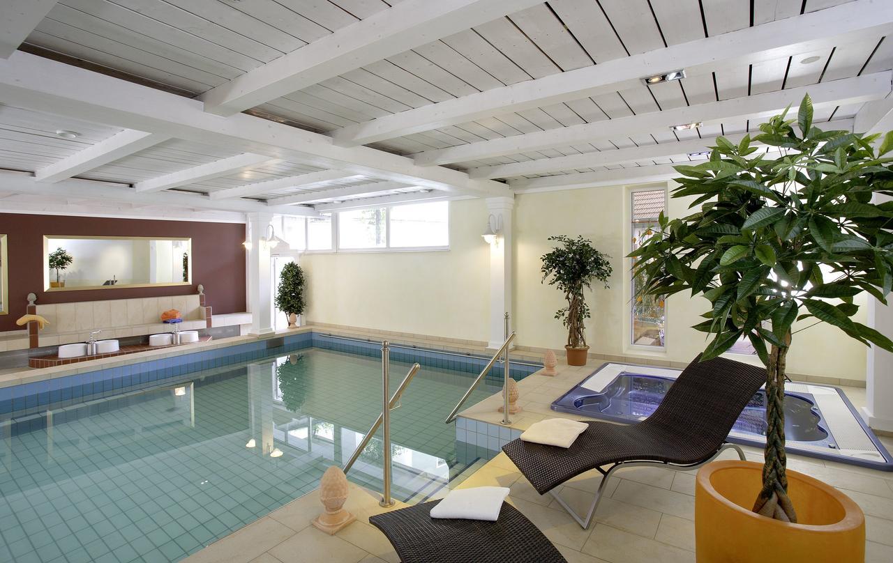 Wirtshaus & Hotel Goldener Greif Edelsfeld エクステリア 写真